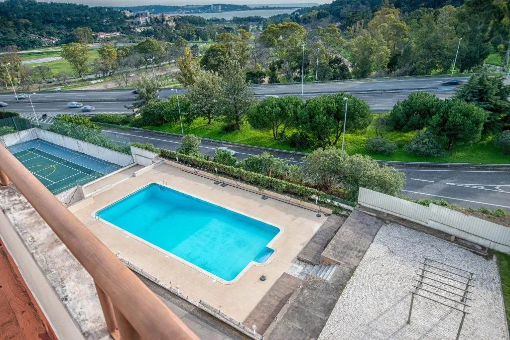 Pool, Amazonia Jamor, Lisbon