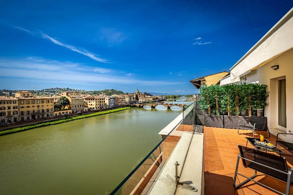 SUITE DELUXE WITH TERRACE Room, Palazzo Alfieri, Florence
