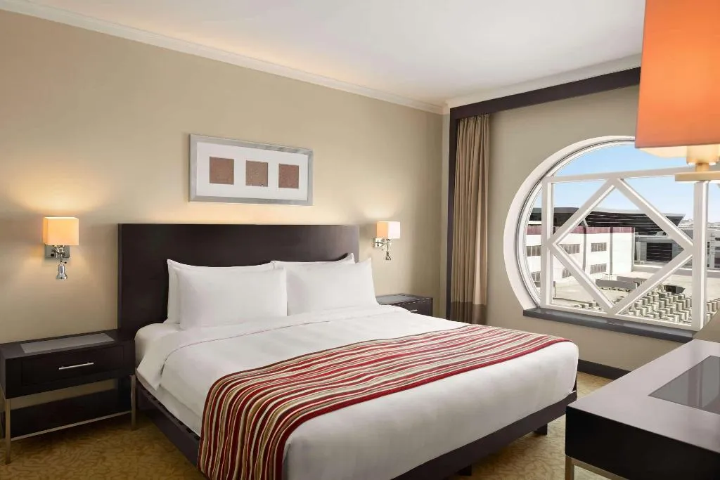 SUITE EXECUTIVE Room, Ramada Plaza by Wyndham Dubai Deira, Dubai