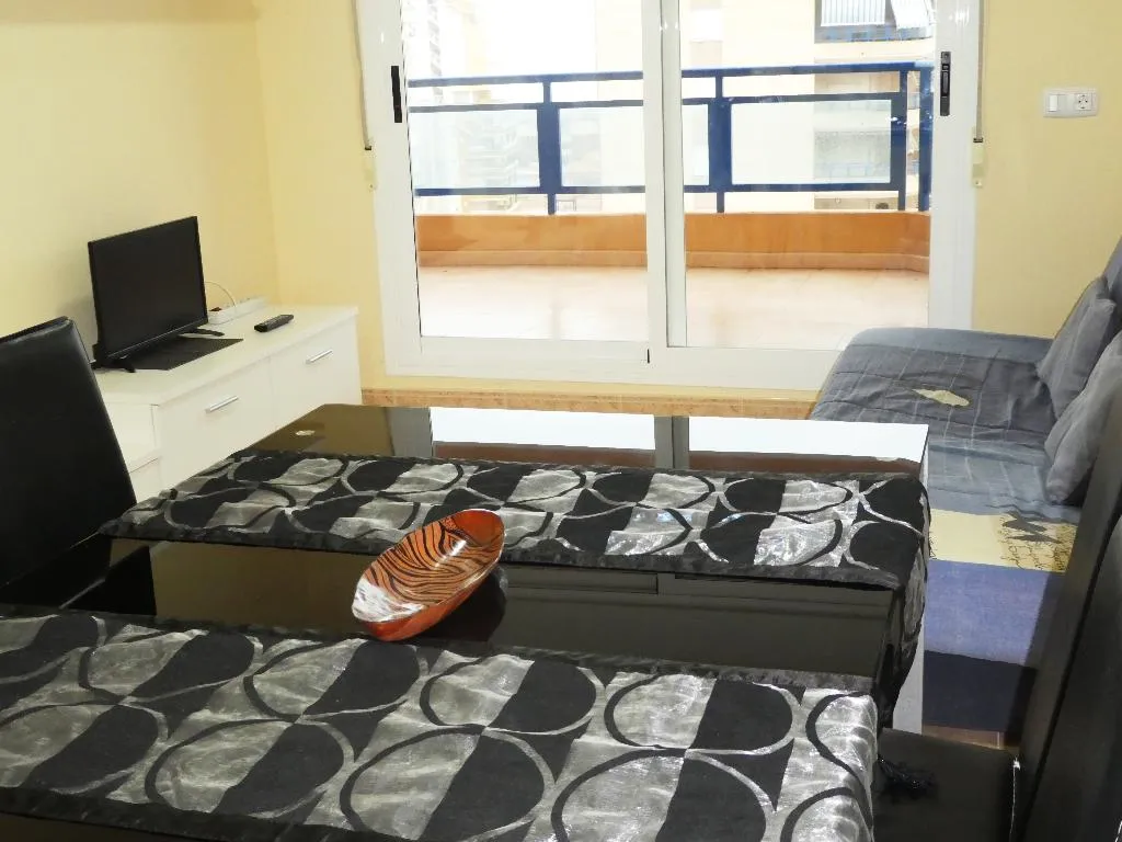 APARTMENT CAPACITY 8 THREE BEDROOMS Room, Apartamentos Tavernes Gandia 3000, Valencia