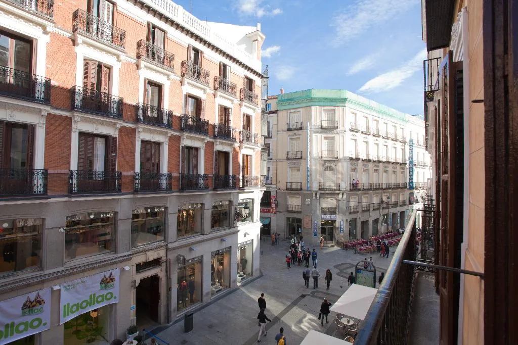APARTMENT TWO BEDROOMS Room, Suites You Nickel, Madrid