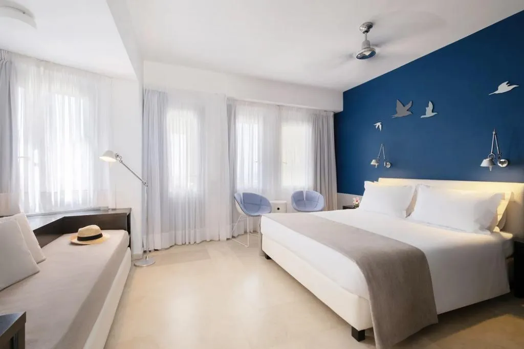 TRIPLE WITH VIEWS Room, Majestic, Santorini