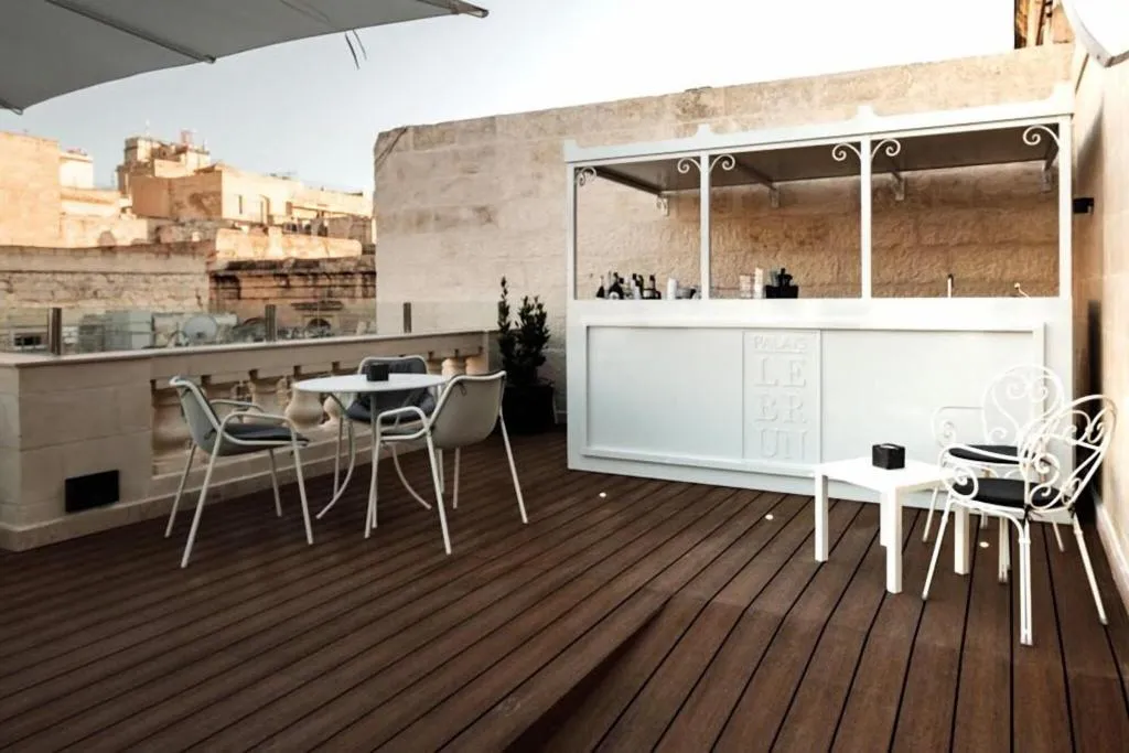 Bar, Palais Le Brun, Malta