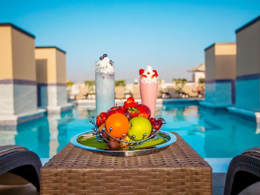 Pool, Golden Sands Hotel Apartments, Dubai