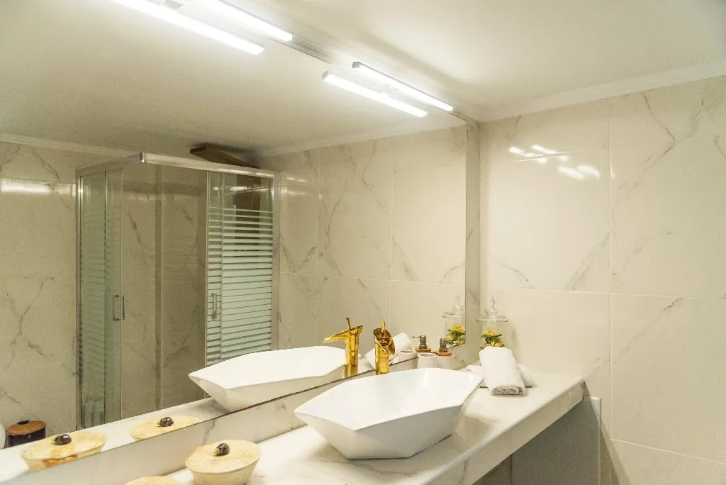 HOME DELUXE SEA VIEW WITH BALCONY Room, Victoria Suites Corfu, Corfu