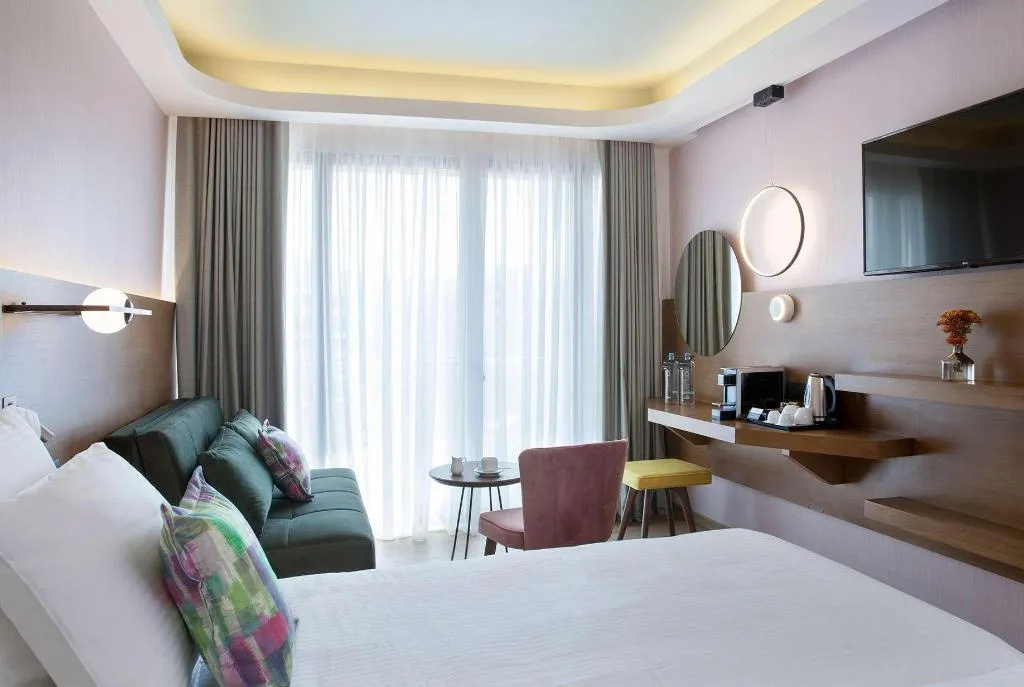 Room, ZEUS Essence Wyndham Athens Residence, Athens