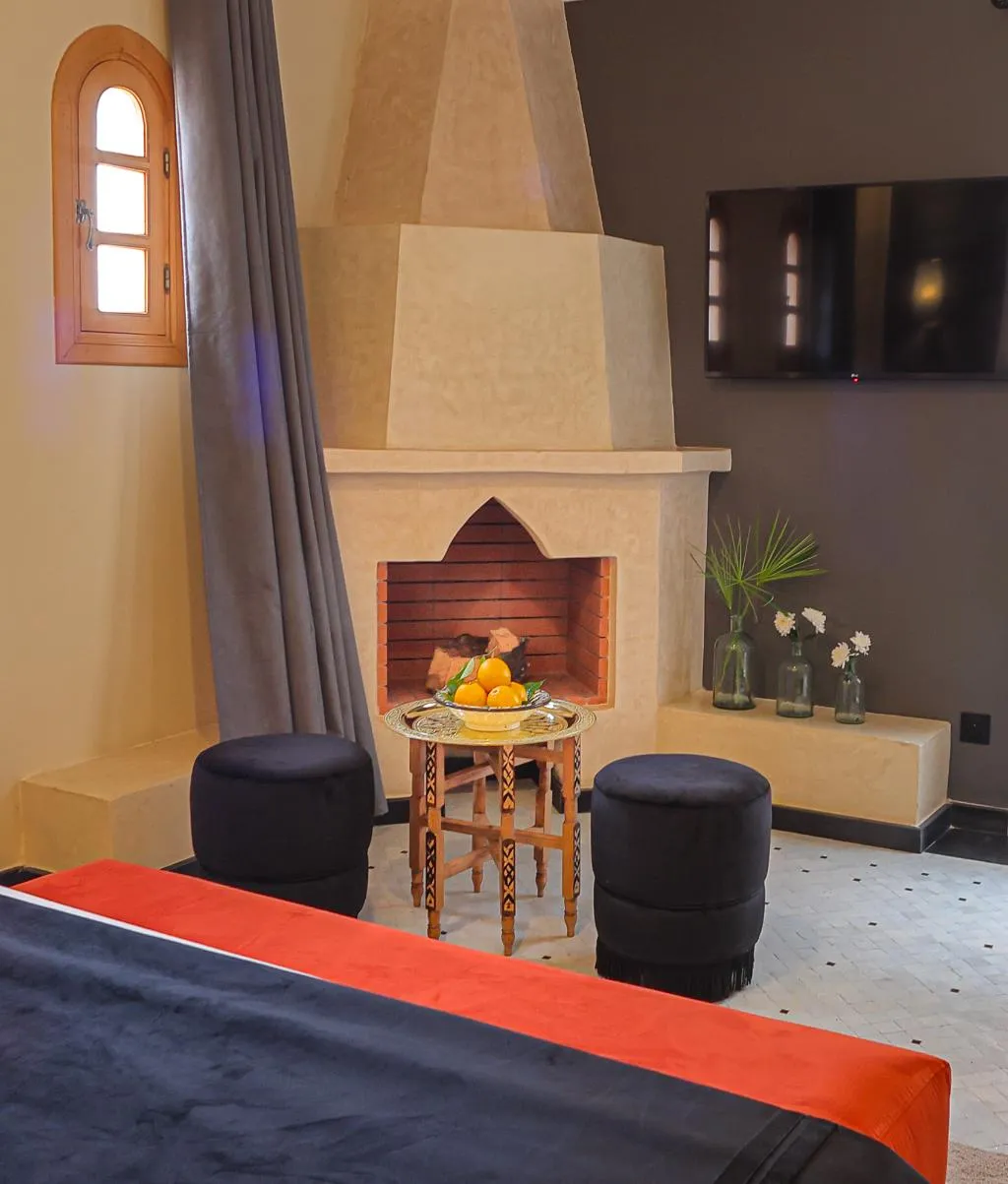 DOUBLE SUPERIOR KING BED Room, Dar Lys, Fez