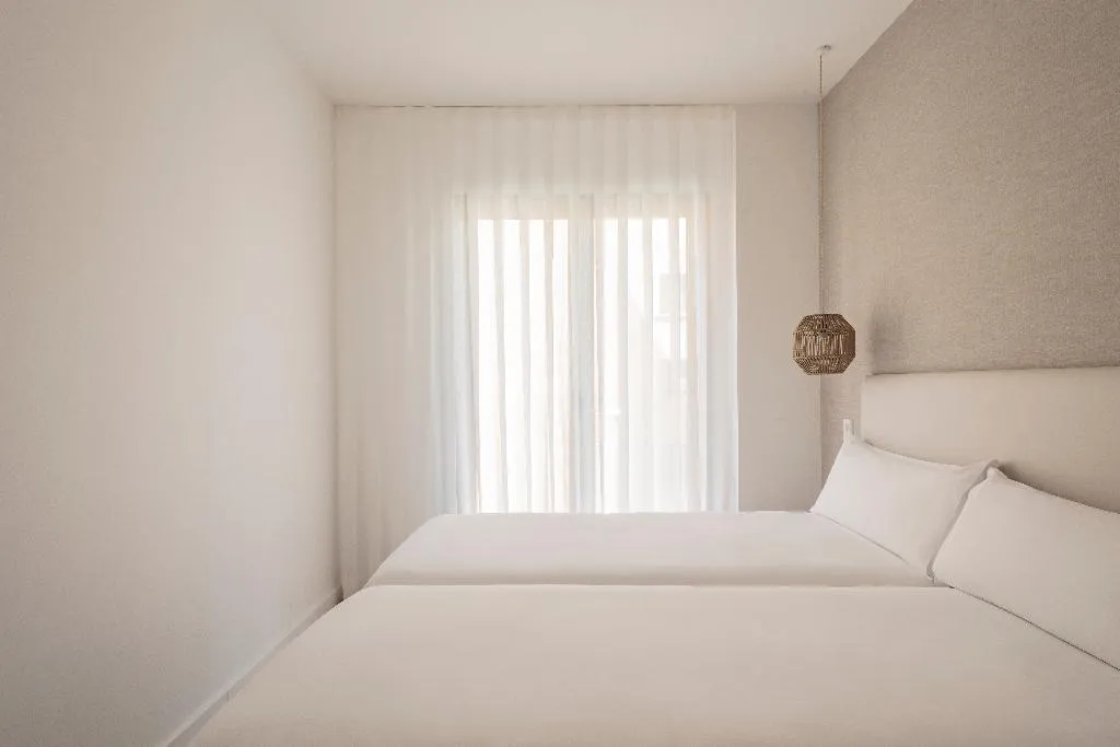 APARTMENT DELUXE Room, Europa Apartments, Barcelona
