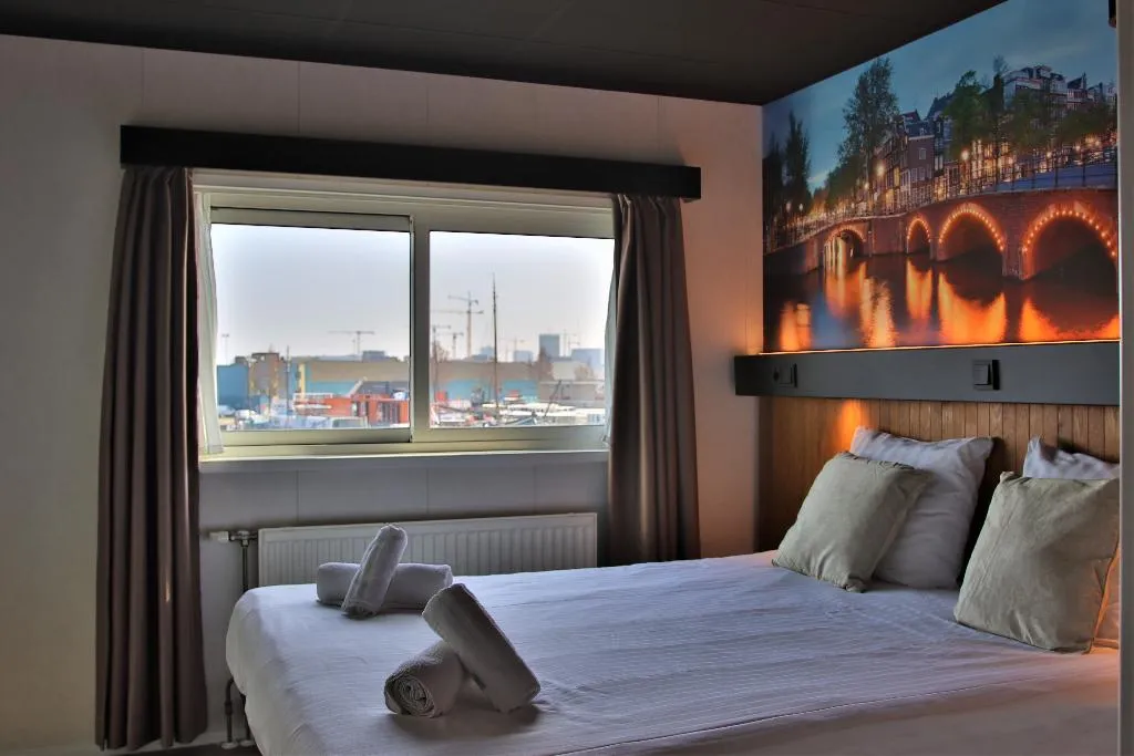 DOUBLE STANDARD Room, Botel, Amsterdam