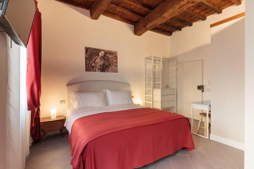 Room, Canto Dei Servi, Florence