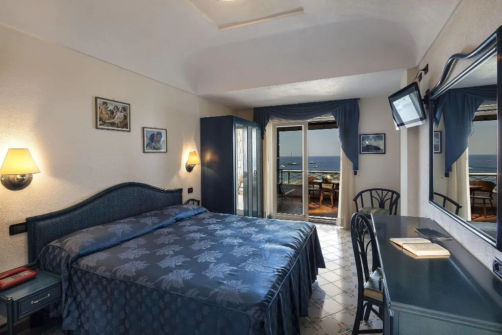 TWIN COMFORT SEA VIEW Room, Sorriso Thermae Resort & Spa, Naples