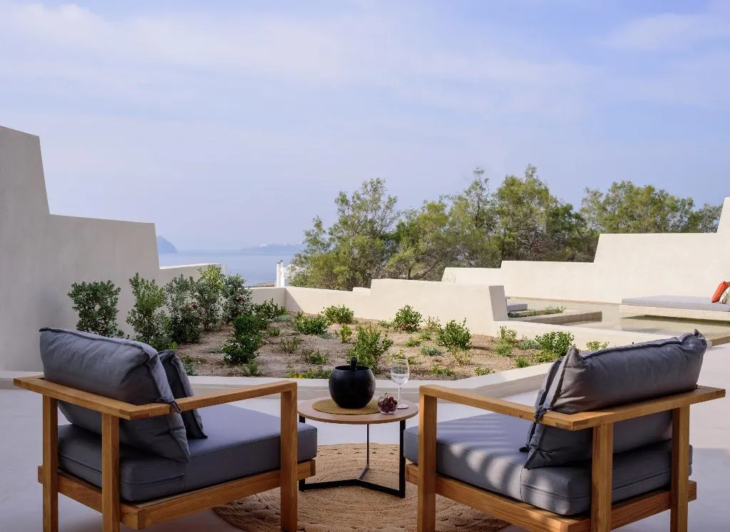 SUITE WITH PRIVATE POOL Room, Potnia Theron Suites, Santorini