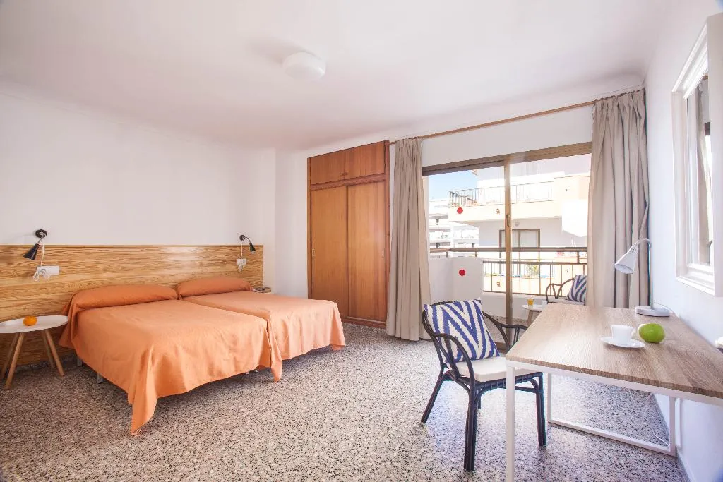 APARTMENT DELUXE THREE BEDROOM Room, Bahia, Ibiza