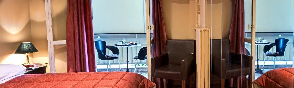 TRIPLE STANDARD Room, Nicola, Athens