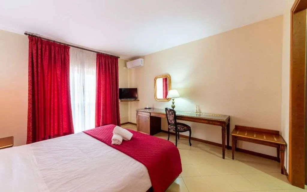 Room, Sakura Hotel, Naples
