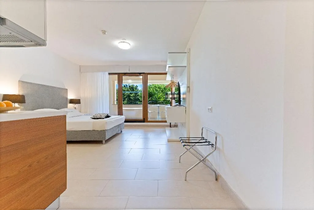 DOUBLE GARDEN VIEW Room, The Residence, Split