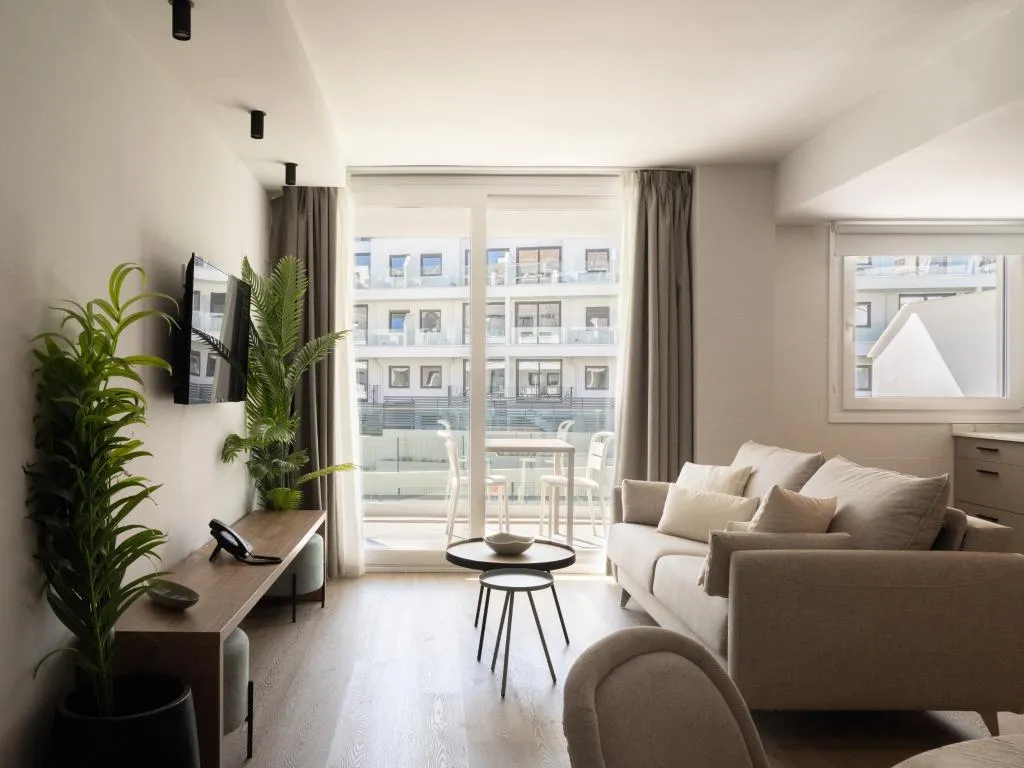 APARTMENT CAPACITY 2 ONE BEDROOM Room, Meral Units, Costa Del Sol