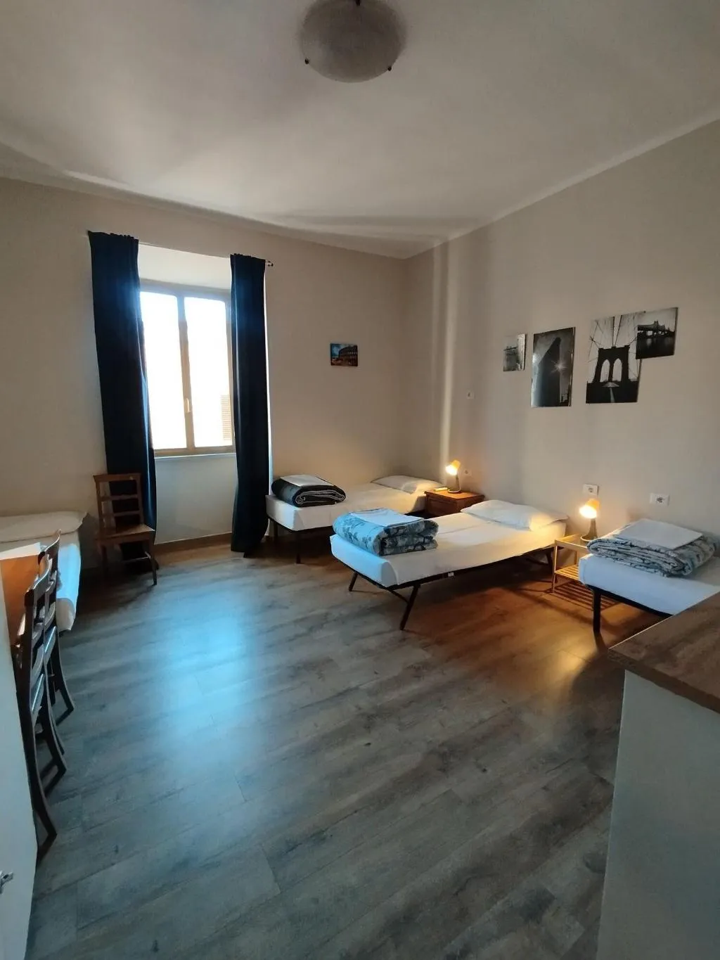 Room, Freedom Traveller, Naples