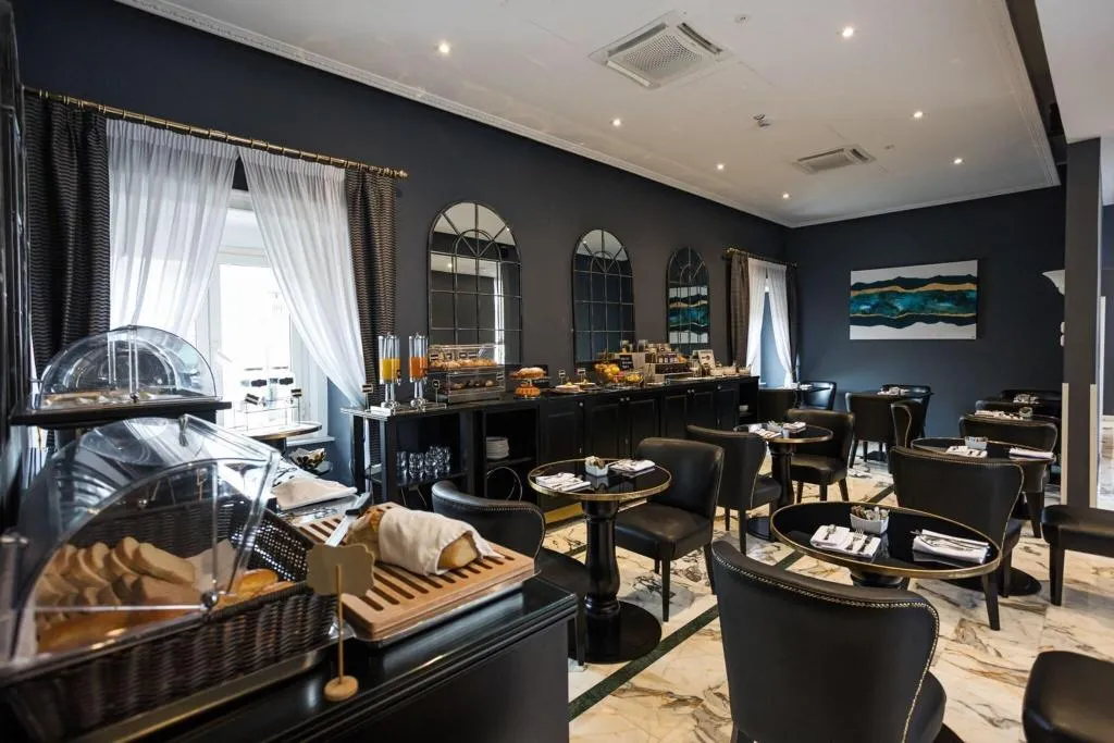 Restaurant, Hotel metro 900, Naples