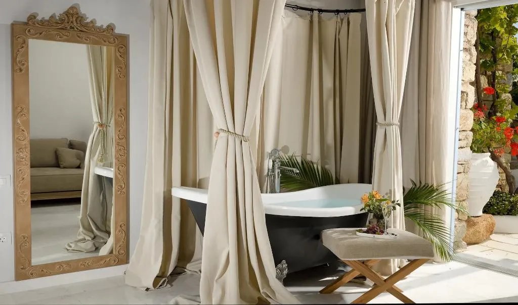 SUITE THREE BEDROOMS WITH PRIVATE POOL Room, Saint John Hotel Villas & Spa, Mykonos