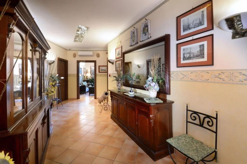Lobby, Pinto-Storey Hotel, Naples