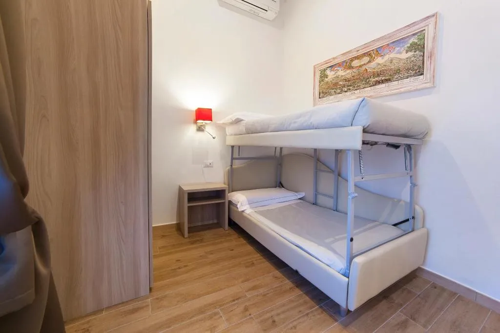 Room, Apollo Guest House, Florence