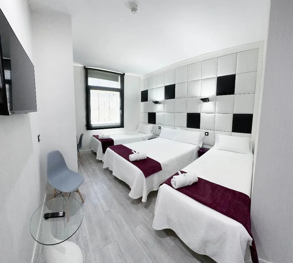 TRIPLE STANDARD Room, Avenida de España, Madrid