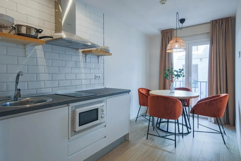 APARTMENT TWO BEDROOMS Room, Magna Sevilla, Seville