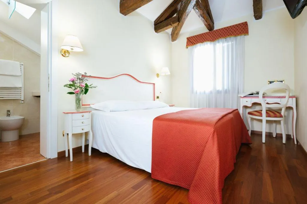 DOUBLE DELUXE Room, Do Pozzi, Venice