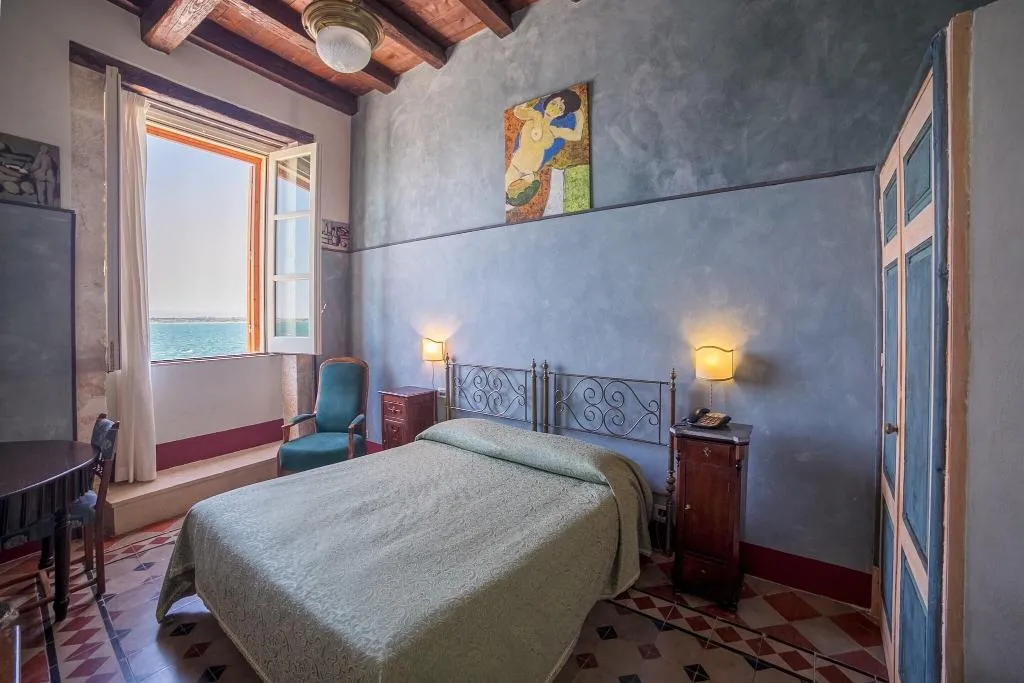 DOUBLE SEA VIEW Room, Charme Henry S House, Catania