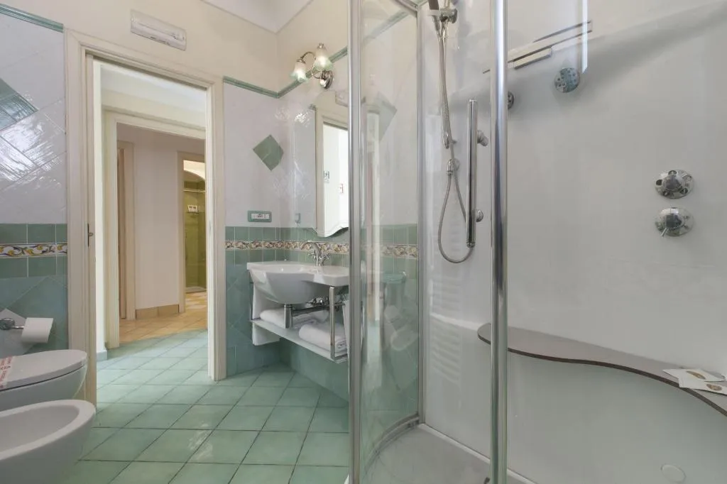Room, La Sorgente Del Sole, Naples