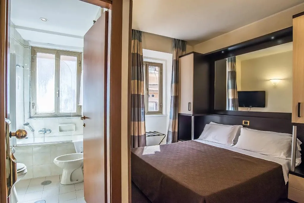 Double or Twin STANDARD Room, Tritone, Rome