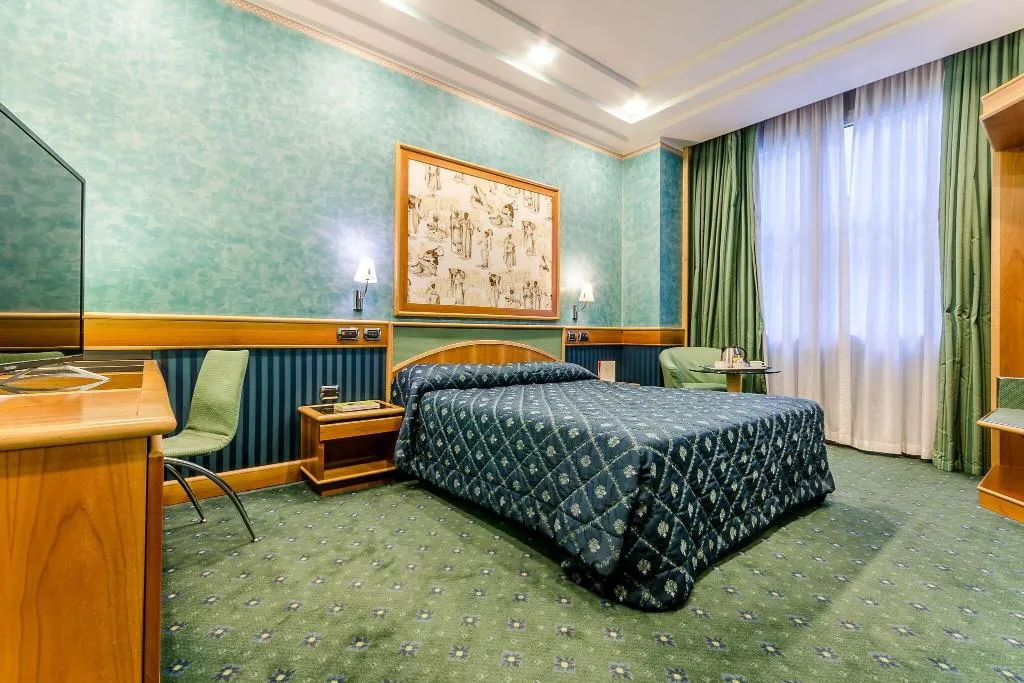 DOUBLE SINGLE USE SUPERIOR Room, Brunelleschi, Milan