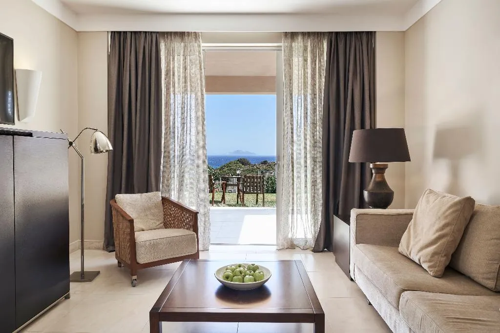 SUITE WITH PRIVATE POOL Room, Atlantica Belvedere Resort, Kos