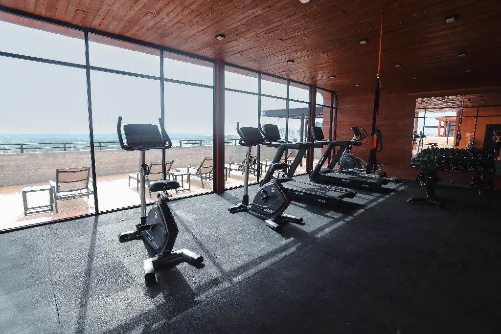 Sports and Entertainment, Everglades Suites, Cancun Area