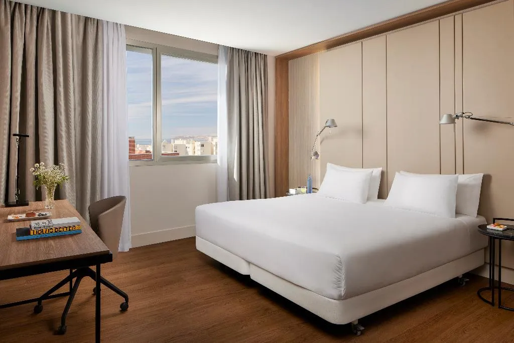JUNIOR SUITE WITH VIEWS Room, NH Alicante, Costa Blanca
