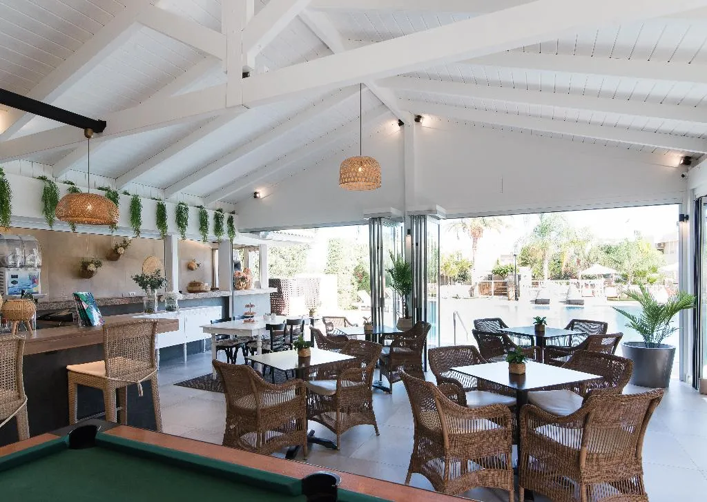 Bar, Mirage Studios, Crete