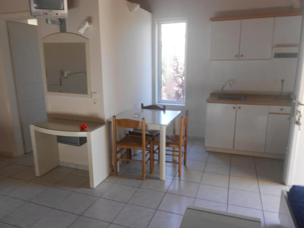 STUDIO STANDARD Room, Golden Sun, Crete