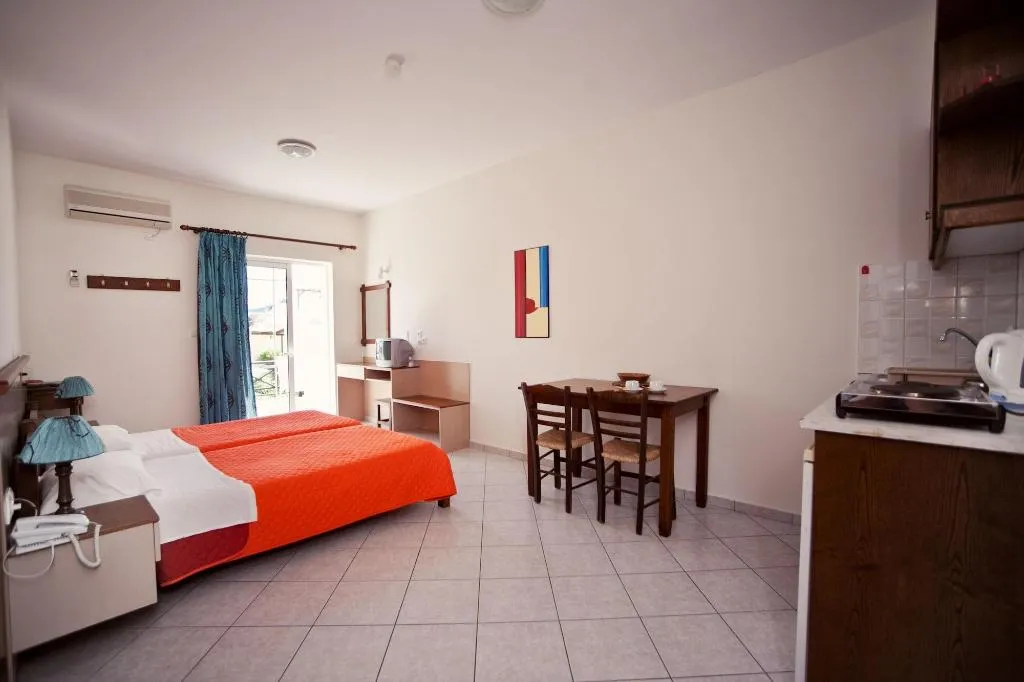 Room, Niriides Hotel, Crete