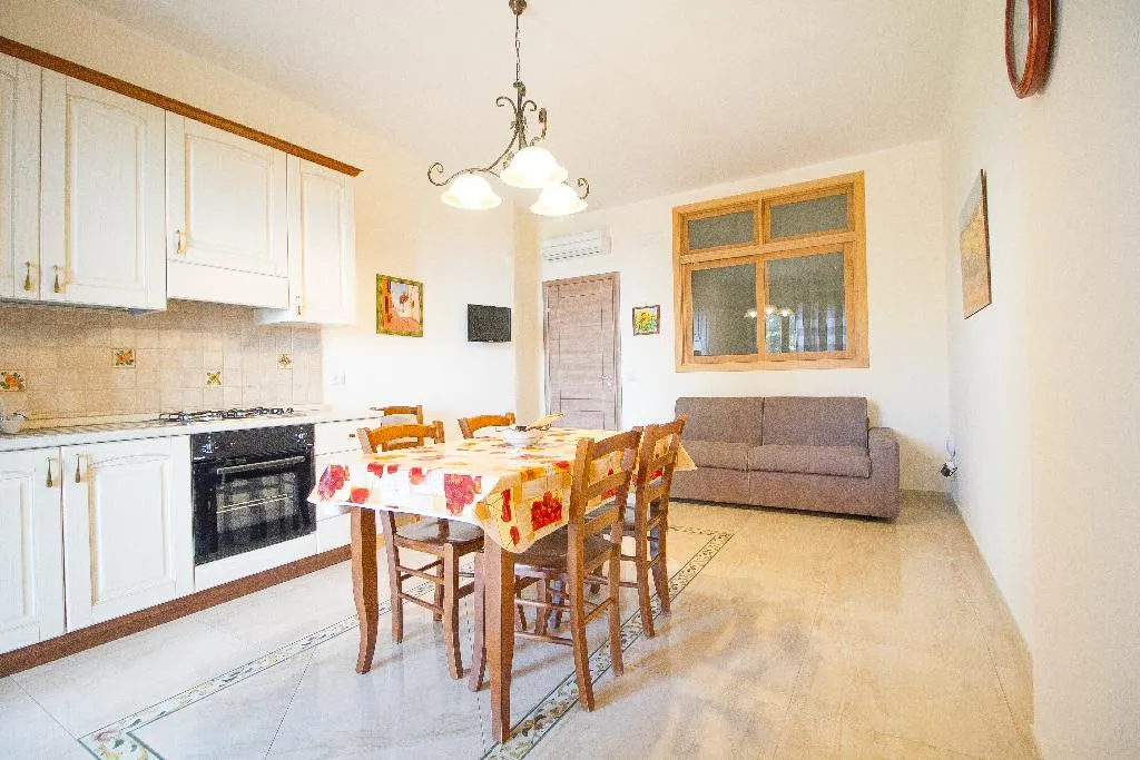 APARTMENT WITH JACUZZI WITH VIEWS Room, Etna Royal View, Catania