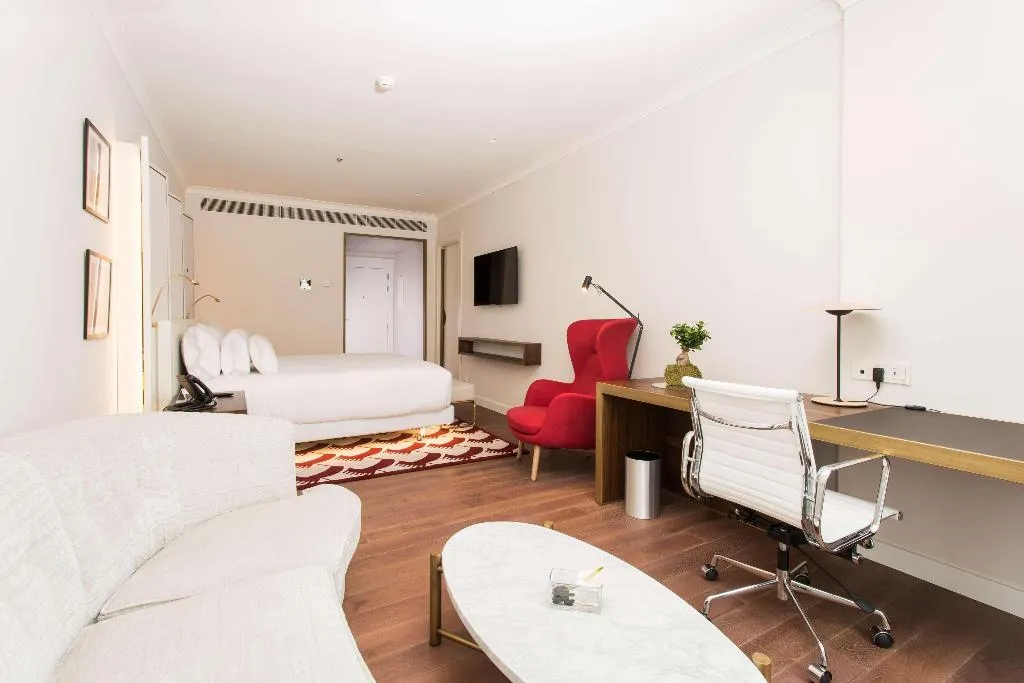 Room, NH Collection Madrid Eurobuilding, Madrid