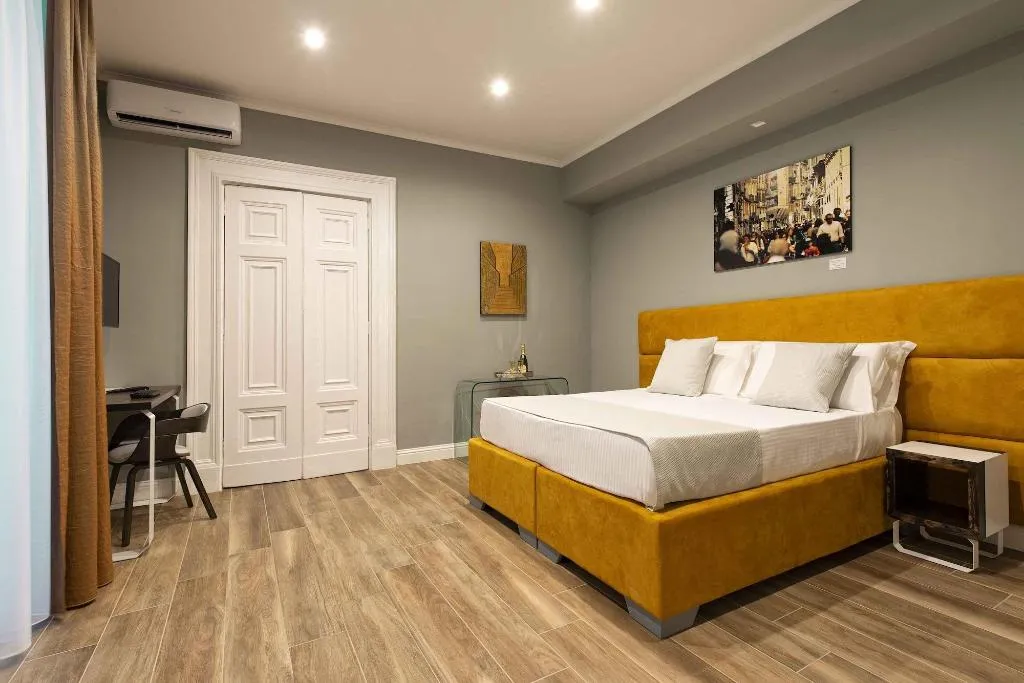 Room, Dante Maison De Luxe, Naples