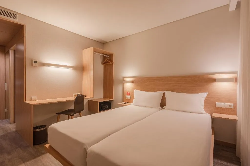 TWIN STANDARD Room, Moov Hotel Porto Norte, Porto