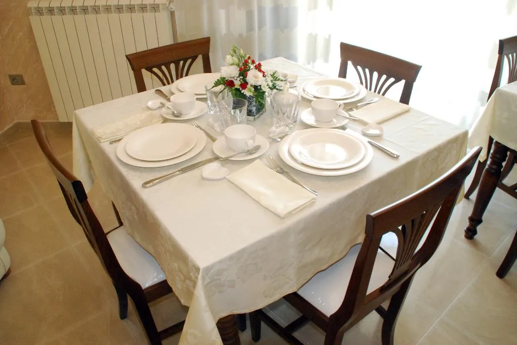 Restaurant, Daphnae House, Catania