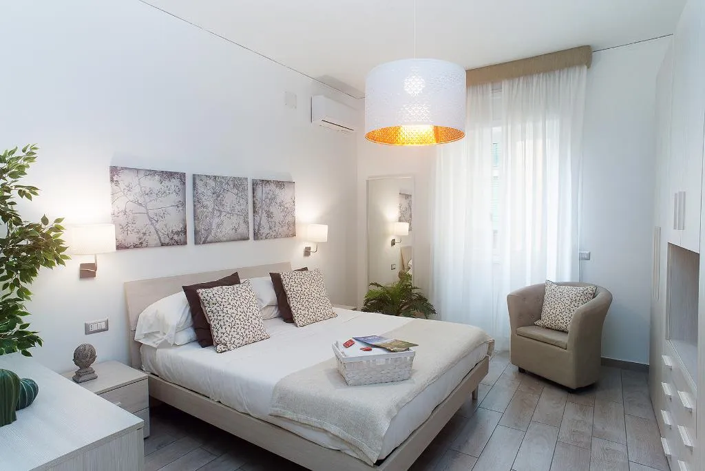 APARTMENT CAPACITY 4 Room, Residenza Flegrea, Naples