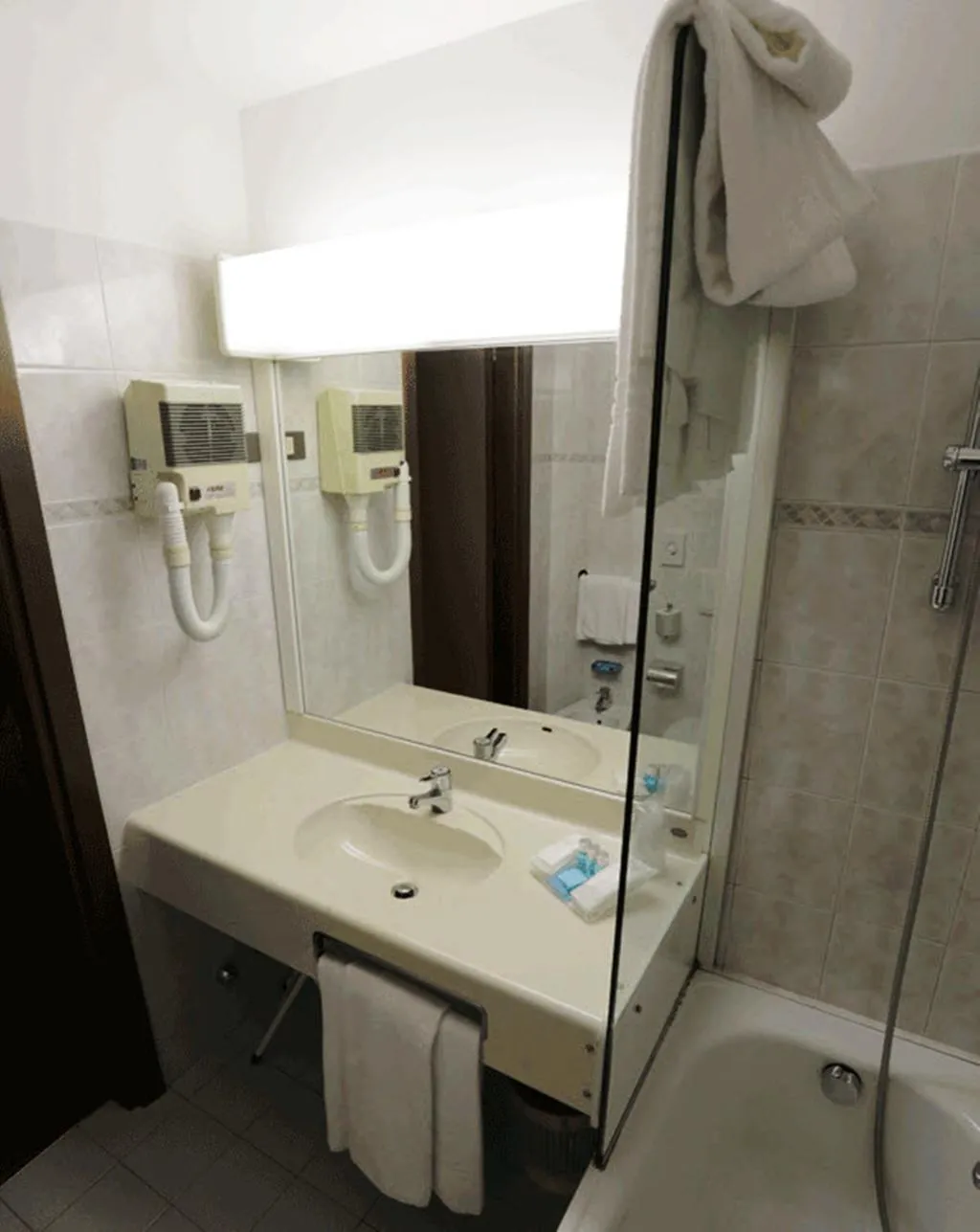 TWIN STANDARD Room, Art & Hotel Treviolo, Milan