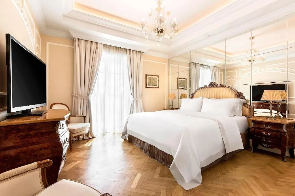Room, King George A Luxury Collection Hotel, Athens
