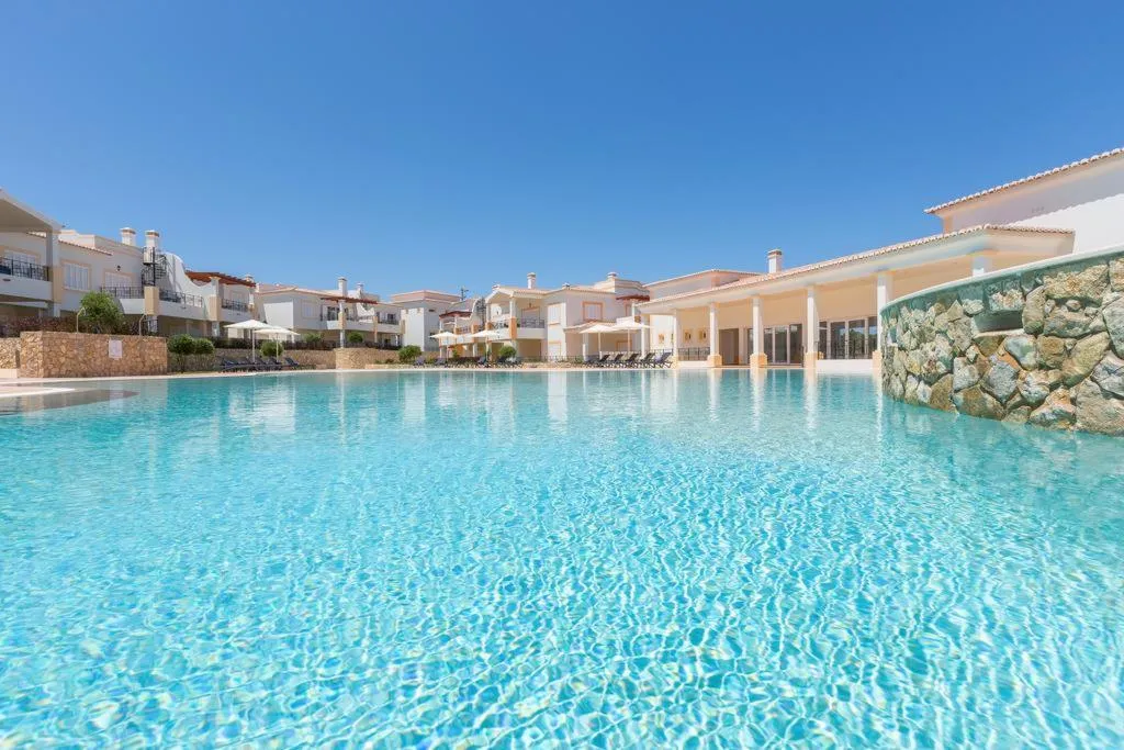 Pool, NAU Salema Beach Village, Algarve