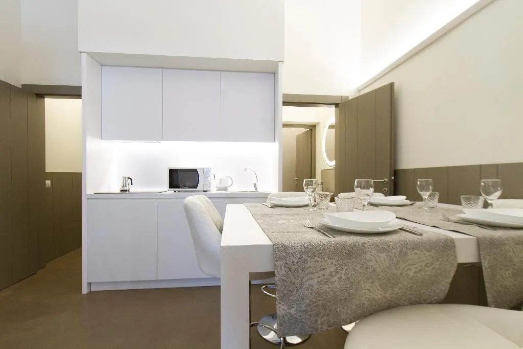 APARTMENT CAPACITY 6 TWO BEDROOMS Room, Palazzo dei Ciompi, Florence