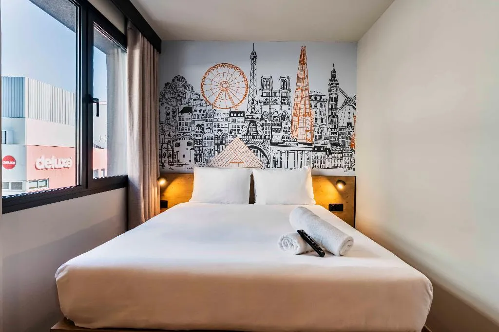 DOUBLE STANDARD Room, easyHotel Madrid Alcala, Madrid